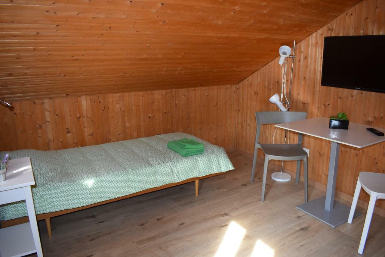 Camping/ Thermalbad Brigerbad Mit Bed & Breakfast Buitenkant foto