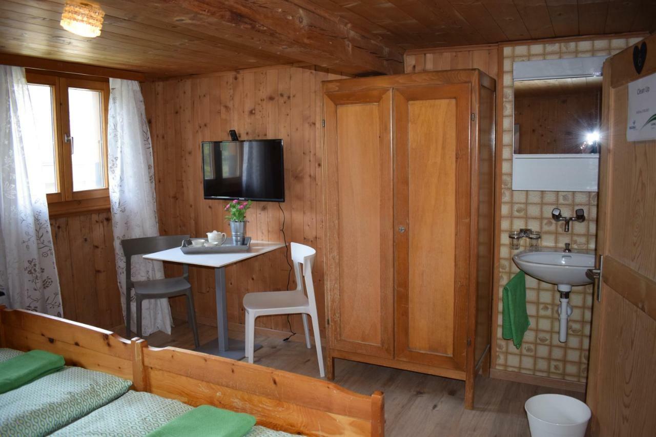 Camping/ Thermalbad Brigerbad Mit Bed & Breakfast Buitenkant foto